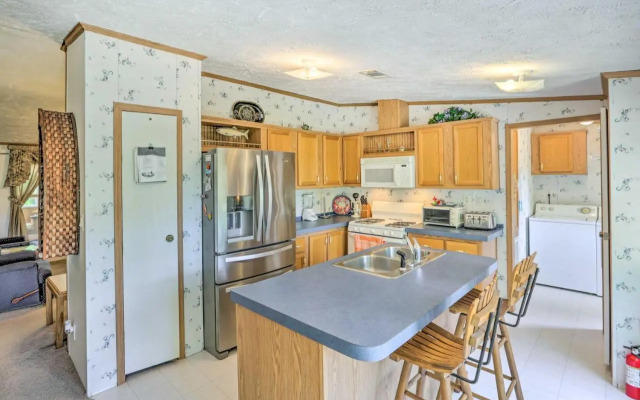 Bright Steinhatchee Home: Proximity to Ocean!
