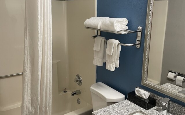 Economy Inn And Suites Cedar Rapids