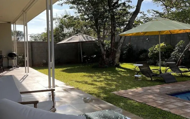 Victoria Falls Estate Villa - 2274