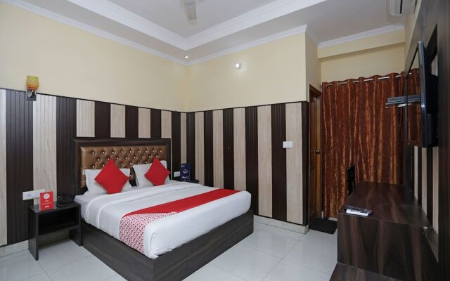 OYO 14017 Abhinandan Residency