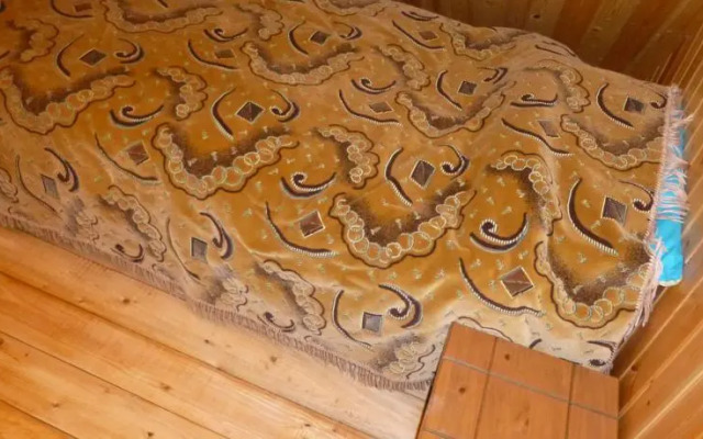 Belan Lodge - Courtyard Accommodation,"The John Hariffs"