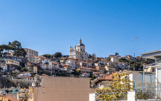 Sea View Central Apartment