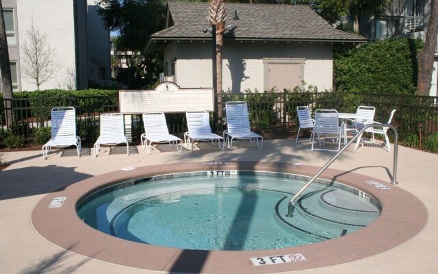 Shorewood 433 by RedAwning