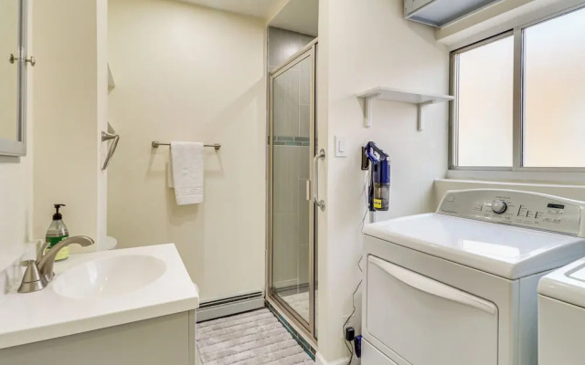 2 Mi to UNM Campus: Home in Quiet Area of ABQ