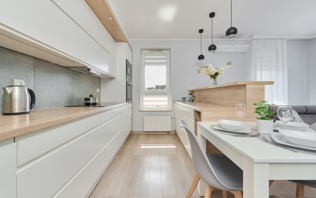 Family Apartment With AC by Renters