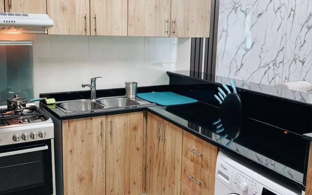 Lux High Rise Marina Apartment