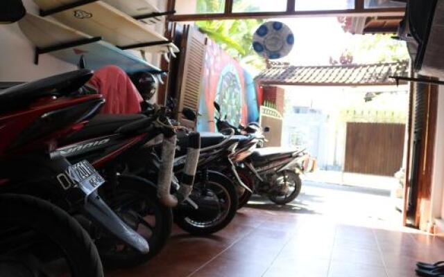 Beachbums Berawa Hostel