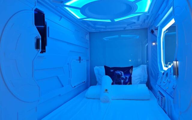 Galaxy Pods Capsule Hotel Boat Quay