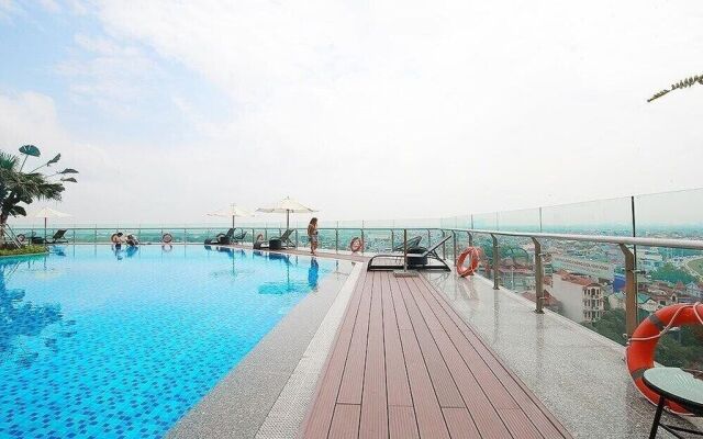 D' Le Roi Soleil Luxury Apartment Wesstlake