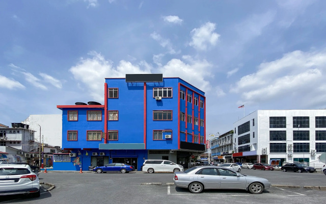 Super OYO 90039 Coop Hotel Kangar