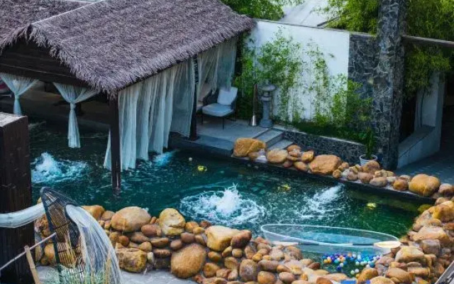Big House Hot Spring Courtyard Hotel