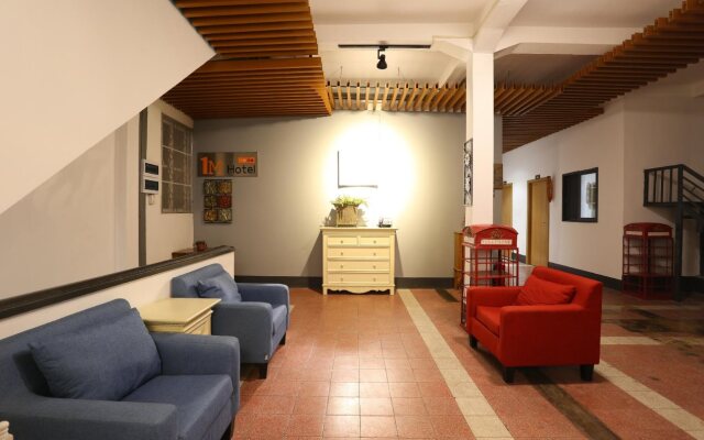 1m Hotel
