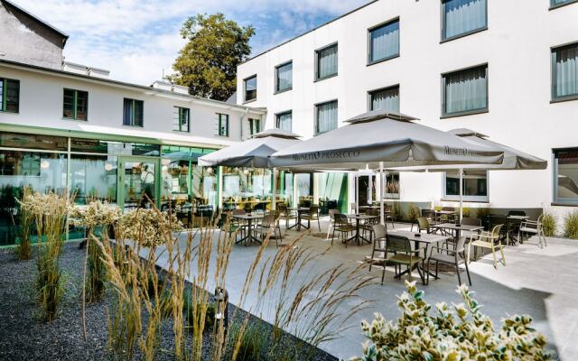 Hotel ETER