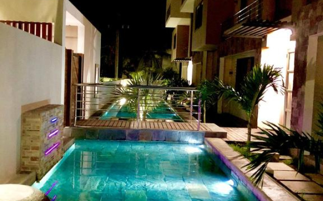 Luxury Westwood Apartment+pool