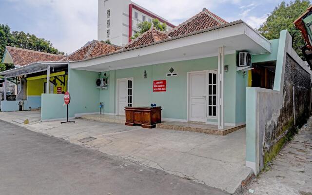 Dewi Guest House Syariah by Oyo