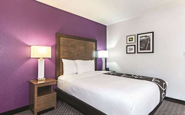 La Quinta Inn & Suites by Wyndham Columbia / Fort Meade