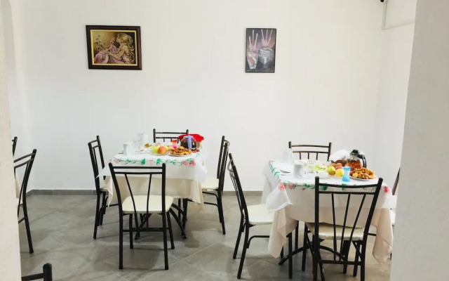Denis Guest House