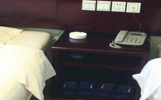 Xinyang Tianyi Express Hotel