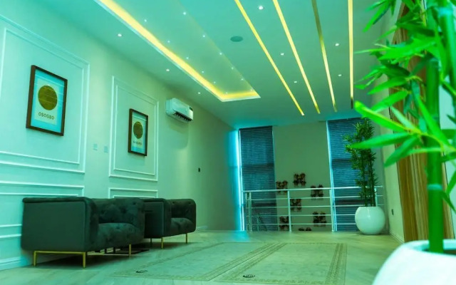 649 Suites