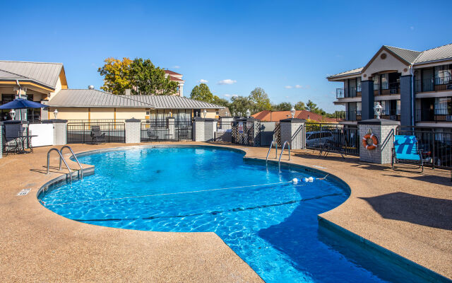 Comfort Inn at Thousand Hills