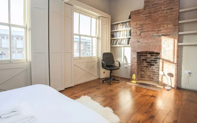 Spacious 2 Bedroom House With Garden