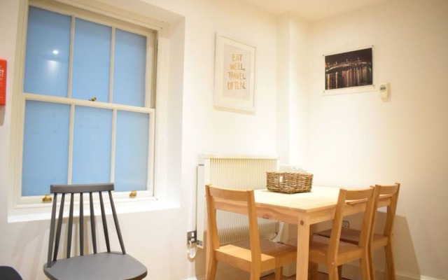 2 Bedroom Apartment Near Grafton Street