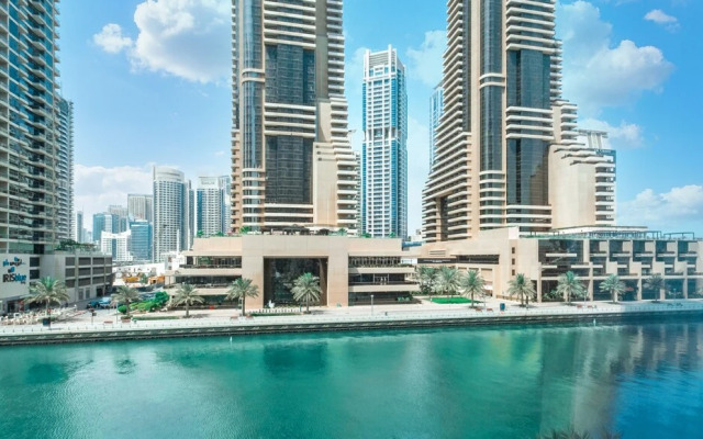 LUX The Cayan Superior Suite