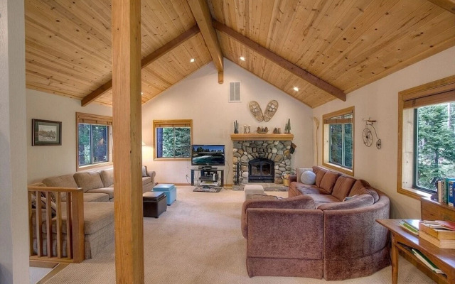 Sunnyside Up 3 Bedroom Cabin by RedAwning