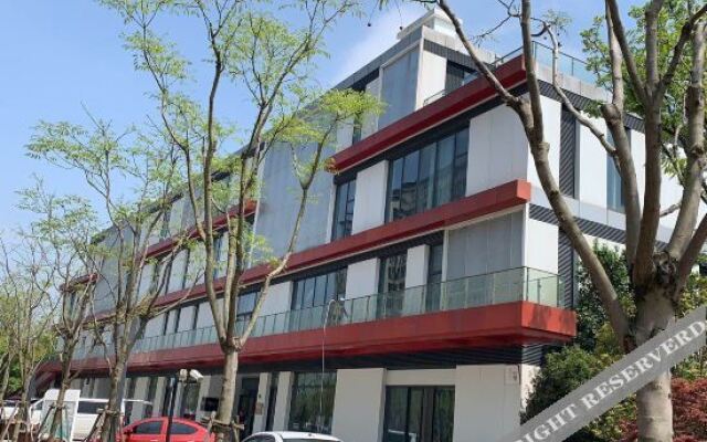 Qbox Hotel