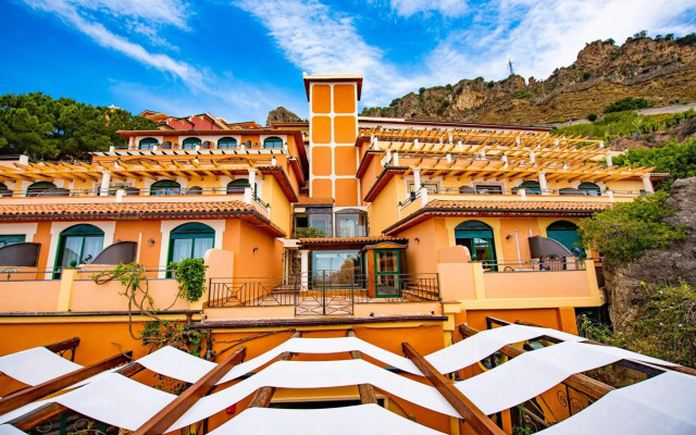 Baia Taormina Hotel