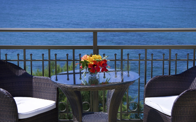 Ilyssion Hotel