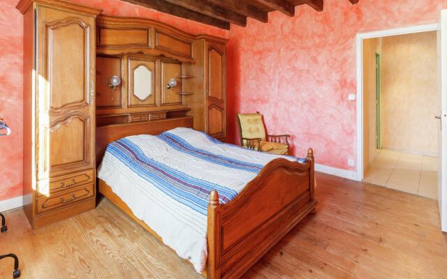 Luxury Holiday Home in Prats-du-périgord With Swimming Pool