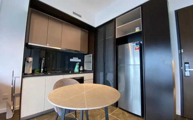 Scarletz Suites KLCC by Infini Suites