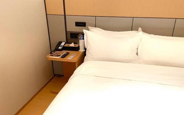 Ji Hotel Shanghai Lujiazui Zhangyang Road