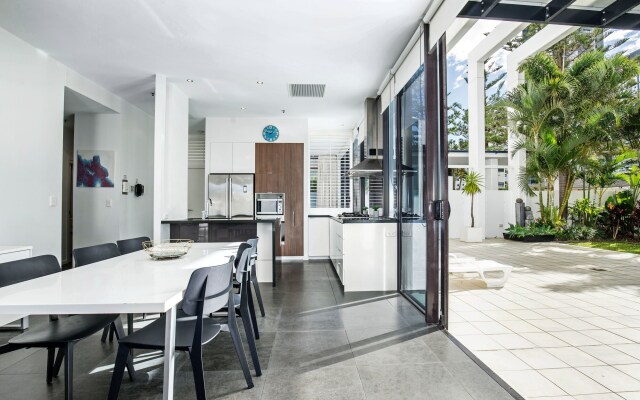 Ultra Broadbeach