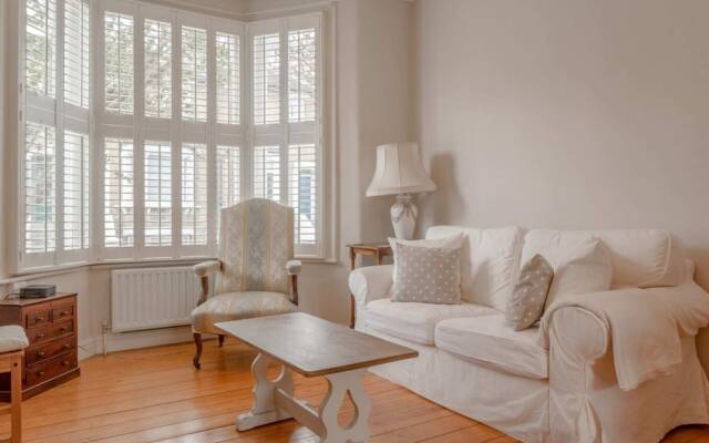 Charming Two Bedroom Home in West London