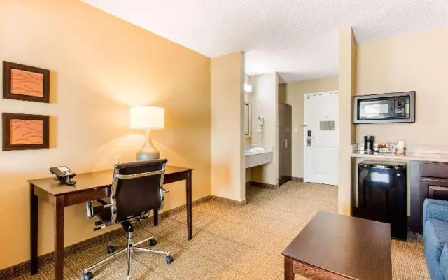 Comfort Inn & Suites Bryant - Benton