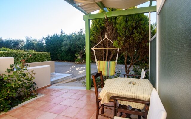 Kyparissia Garden Retreat - Cosy Master Suite