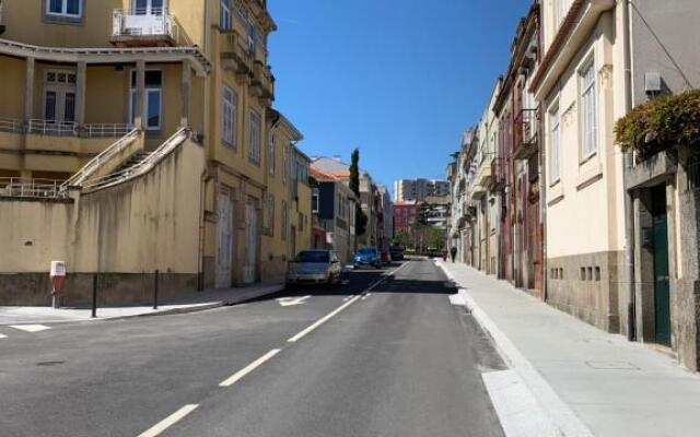 Luxurious Pink House and Parking