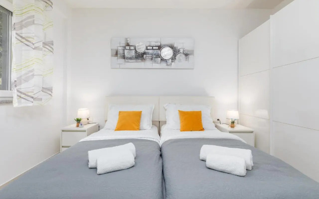 Marine Lux apartments