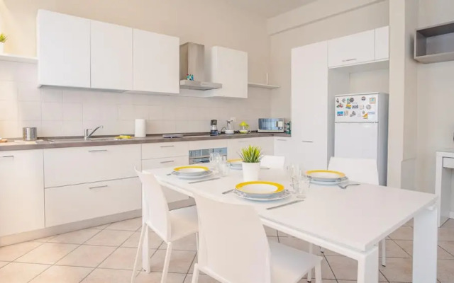 Sweet Lake Apartment - Italian Homing