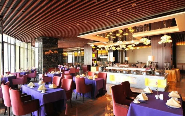 Soluxe Hotel