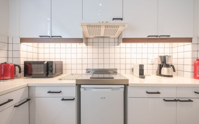 Philippos Acropolis Home by Cloudkeys