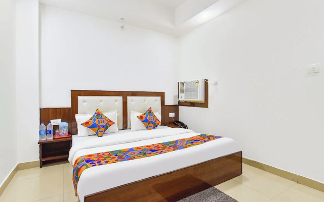 Fabhotel Nakshatra Palace