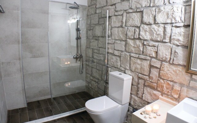 Stunning Home in Heraklion With Wifi and 3 Bedrooms