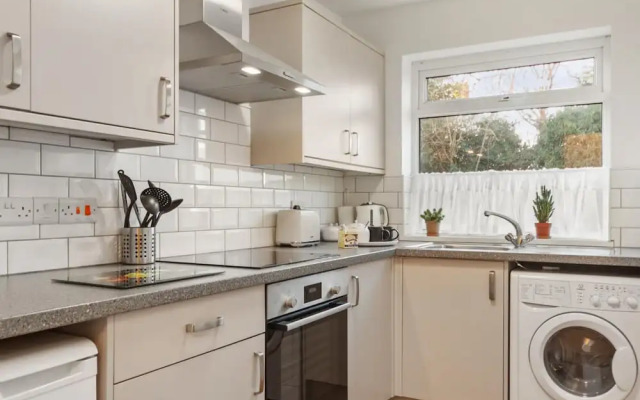 Monkstone Court - Close to Village and Beach