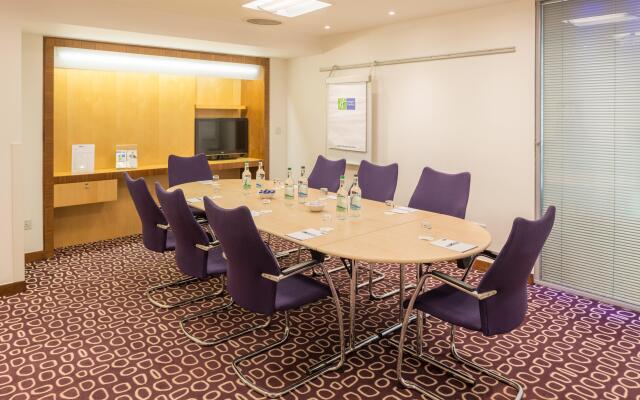 Holiday Inn Express London-Swiss Cottage