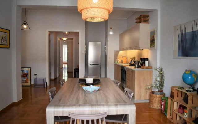 Athens Downtown Boho Apartment 1 min from metro
