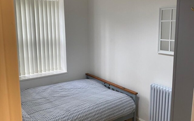 Remarkable Apartment in Oxton With Outside Space