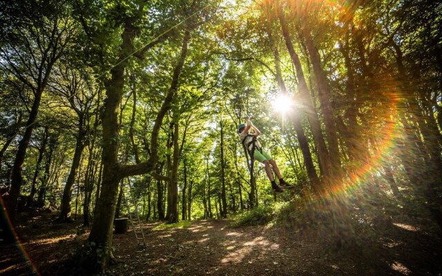18 'izar' Bell Tent Glamping Anglesey